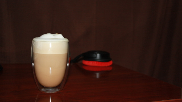 A latte in a double walled Bodum glass