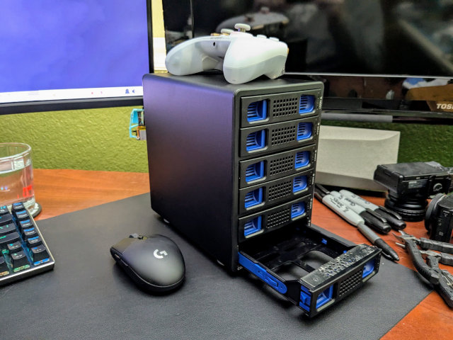 Cenmate 6-bay USB enclosure on my desk
