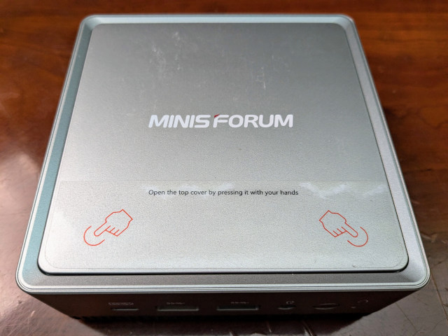 Minisforum UM350 Ryzen 3550H mini PC